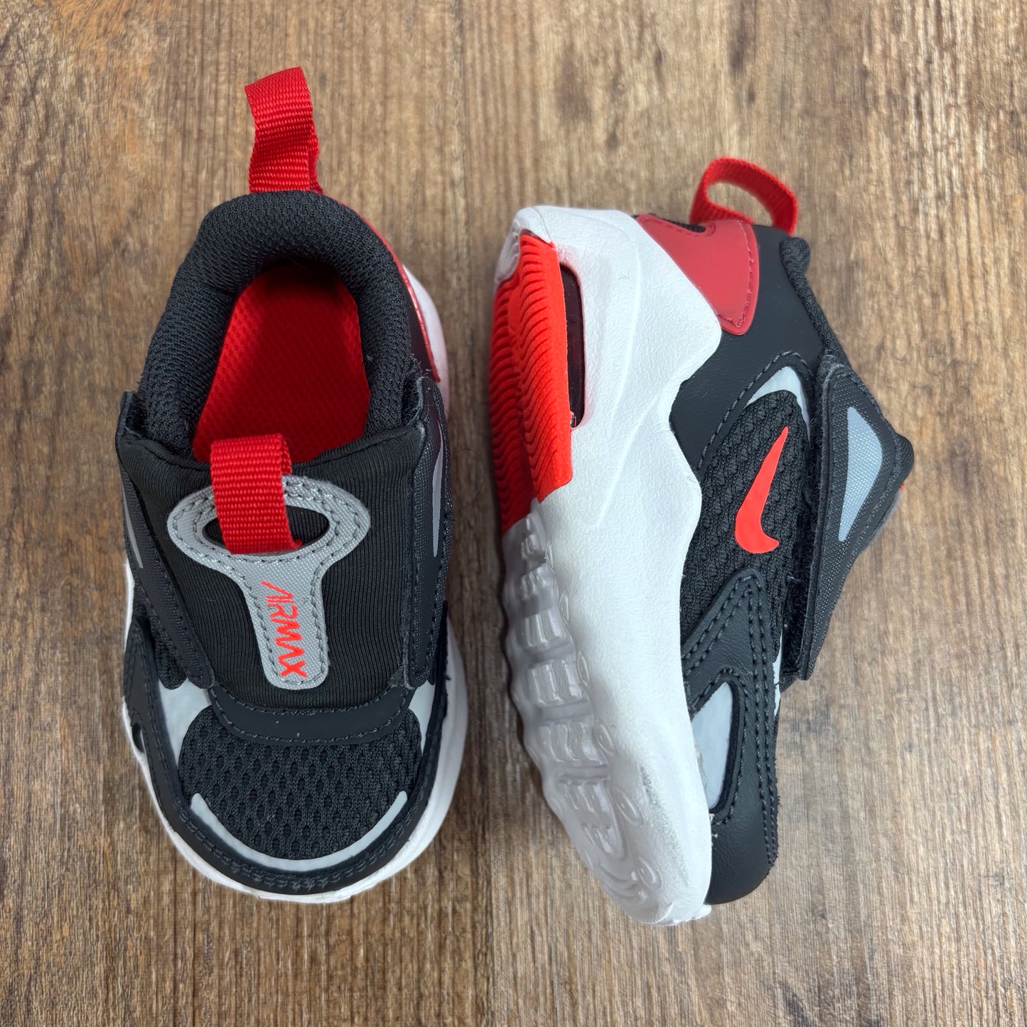 Nike Air Max Kids Size 4 Athletic Shoes