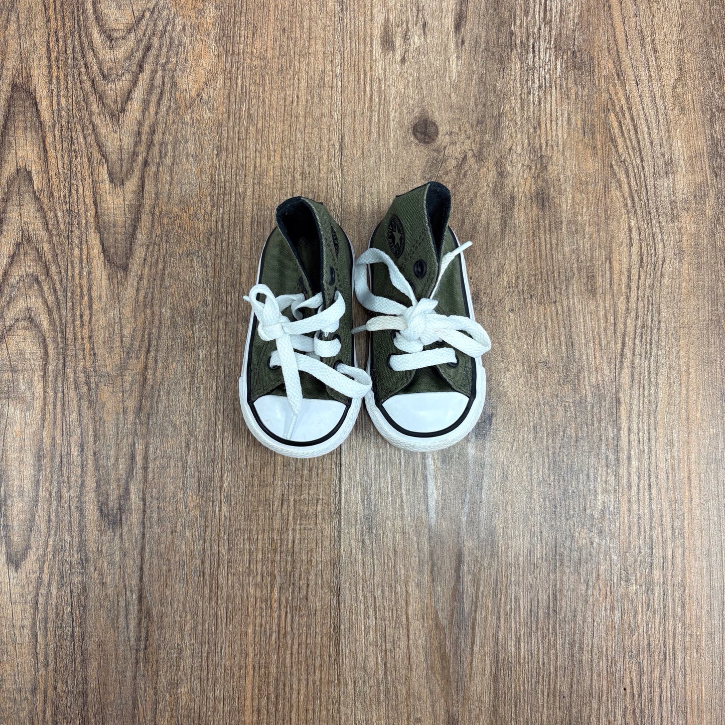 Converse Athletic Shoes Size 3