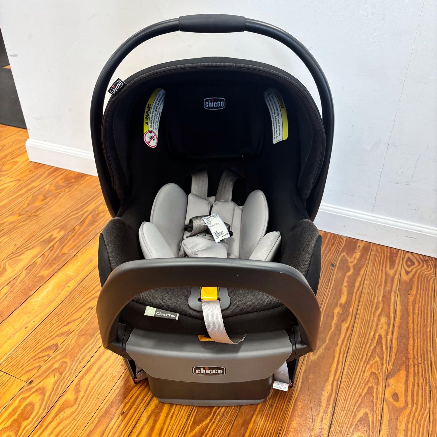 Chicco Key Fit 35 Expires December 2030
