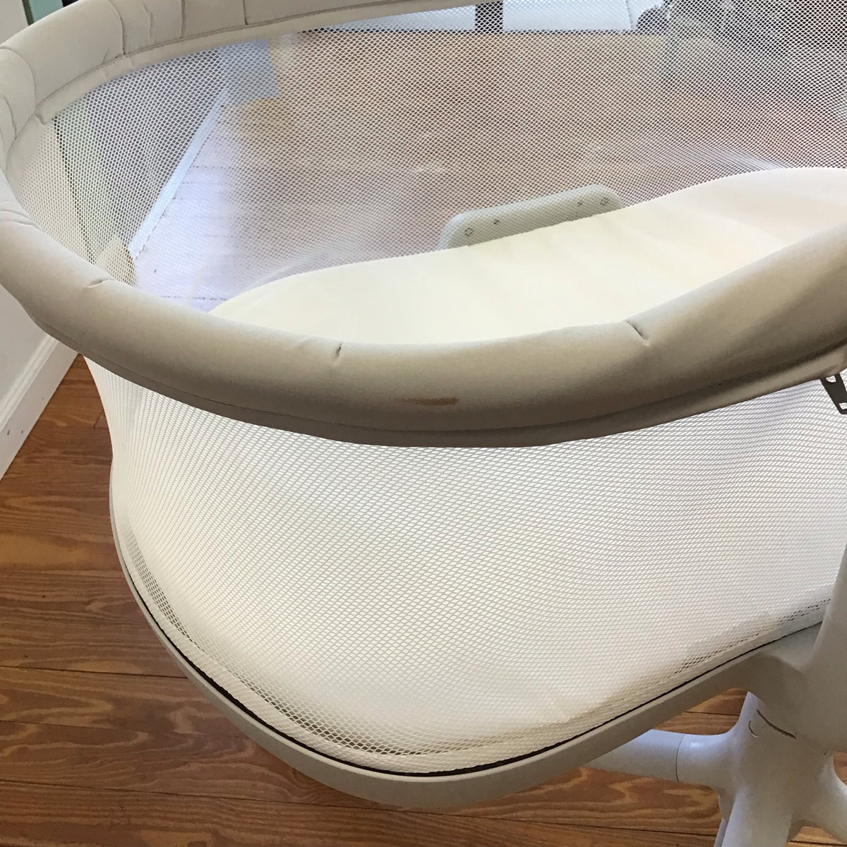 BassiNest Swivel Halo Bassinet- This Item Does NOT ship-as Is Spot