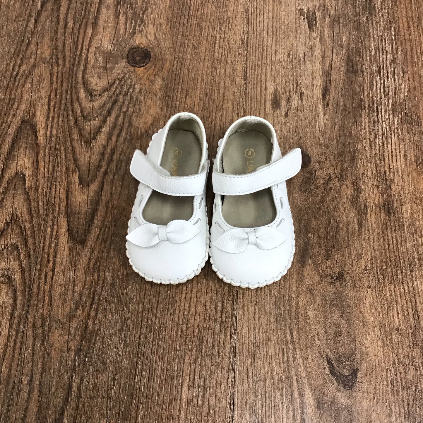 Kids Size 4 White L'Amour Soft Side Leather Shoes