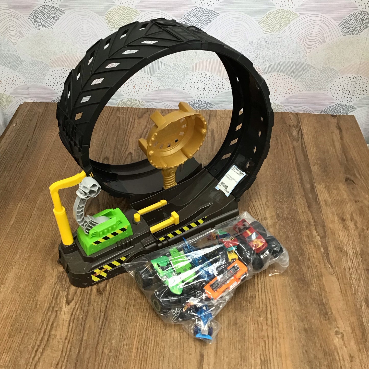 Hot Wheels Epic Loop Challenge - This Item Does NOT Ship