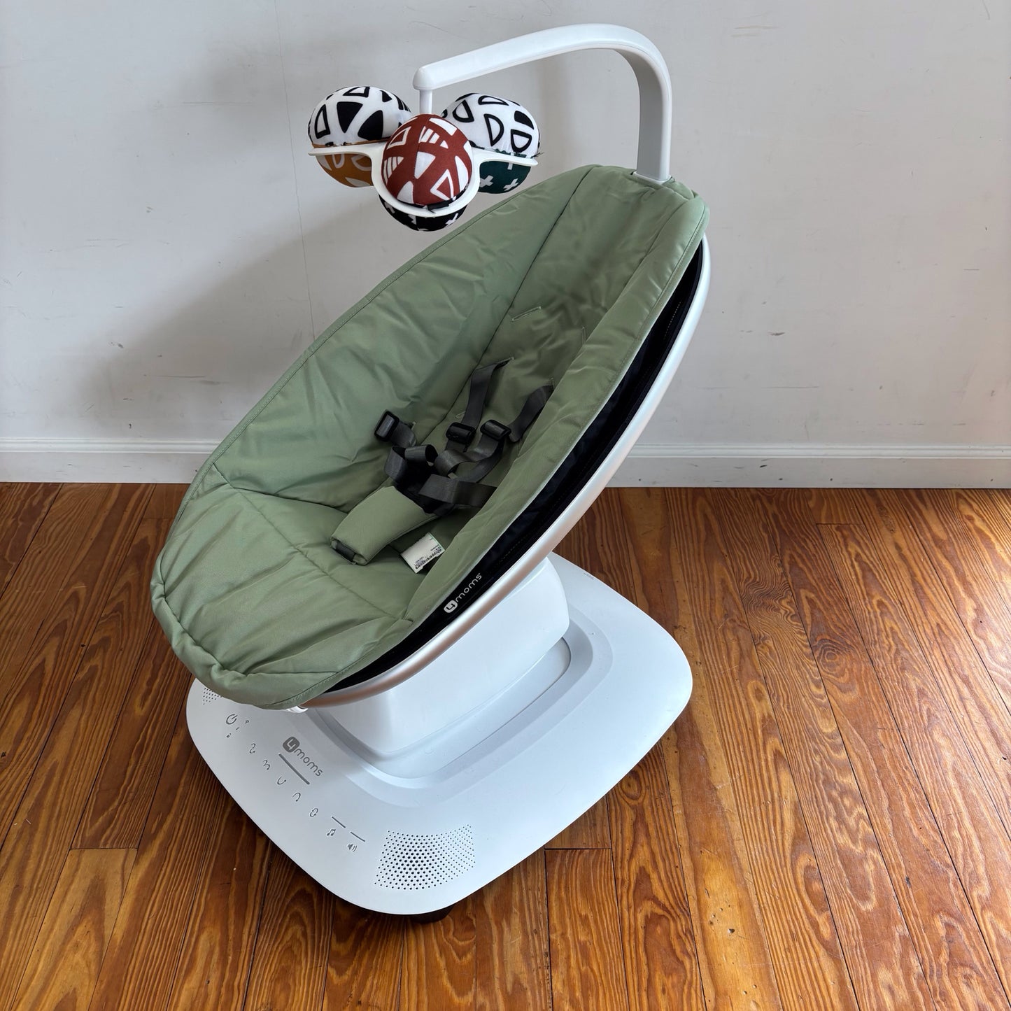 Momaroo Multi-Motion Baby Swing