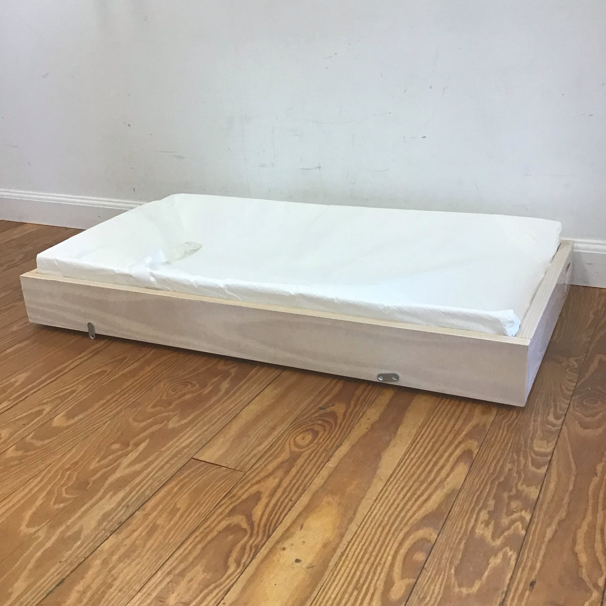 Davinci Changing Table. This Item Does Not Ship