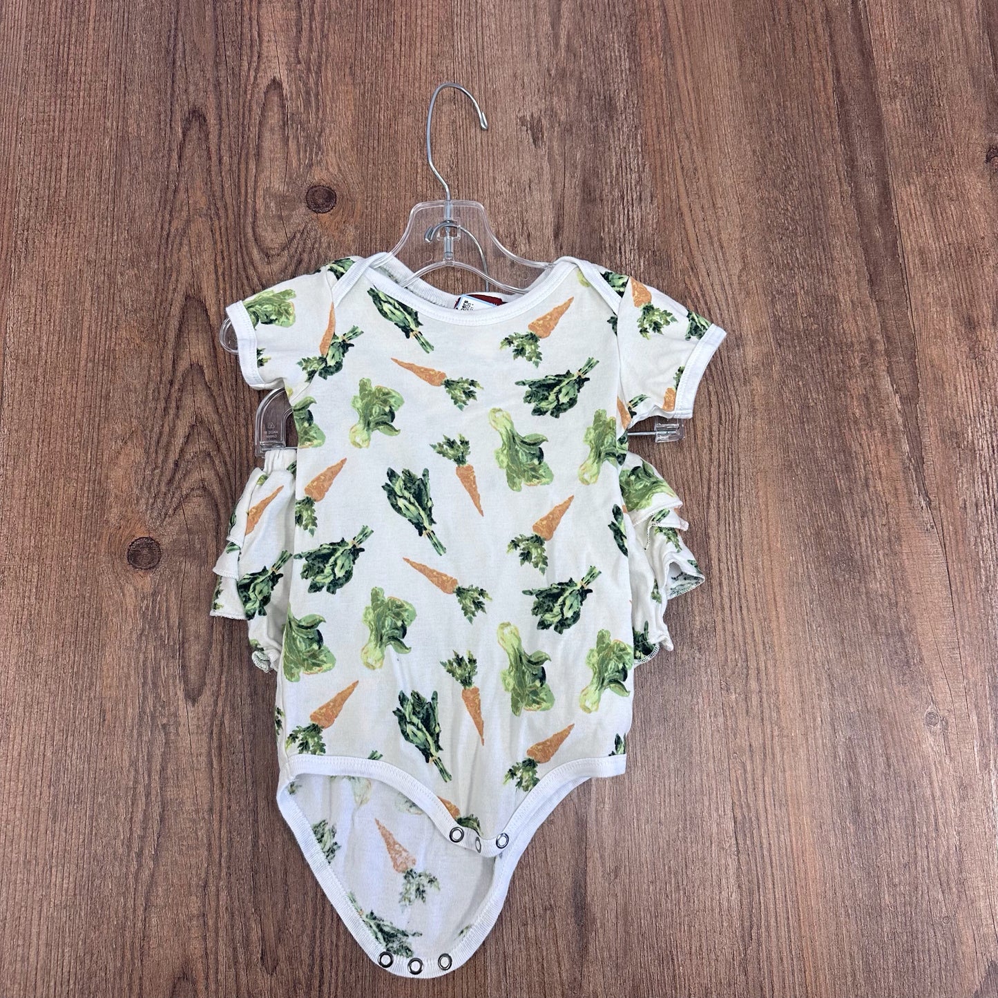 Milk Barn Infant Size 6-12 Month Onesie Outfit 2 piece