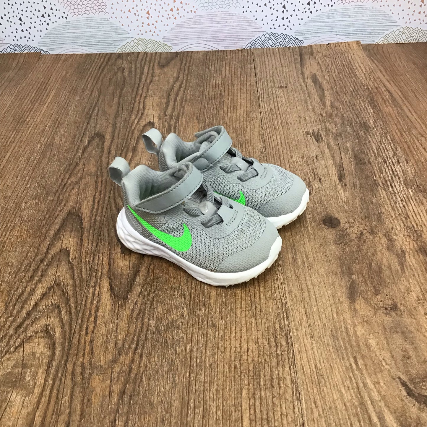 Size 4 Nike Athletic Shoes