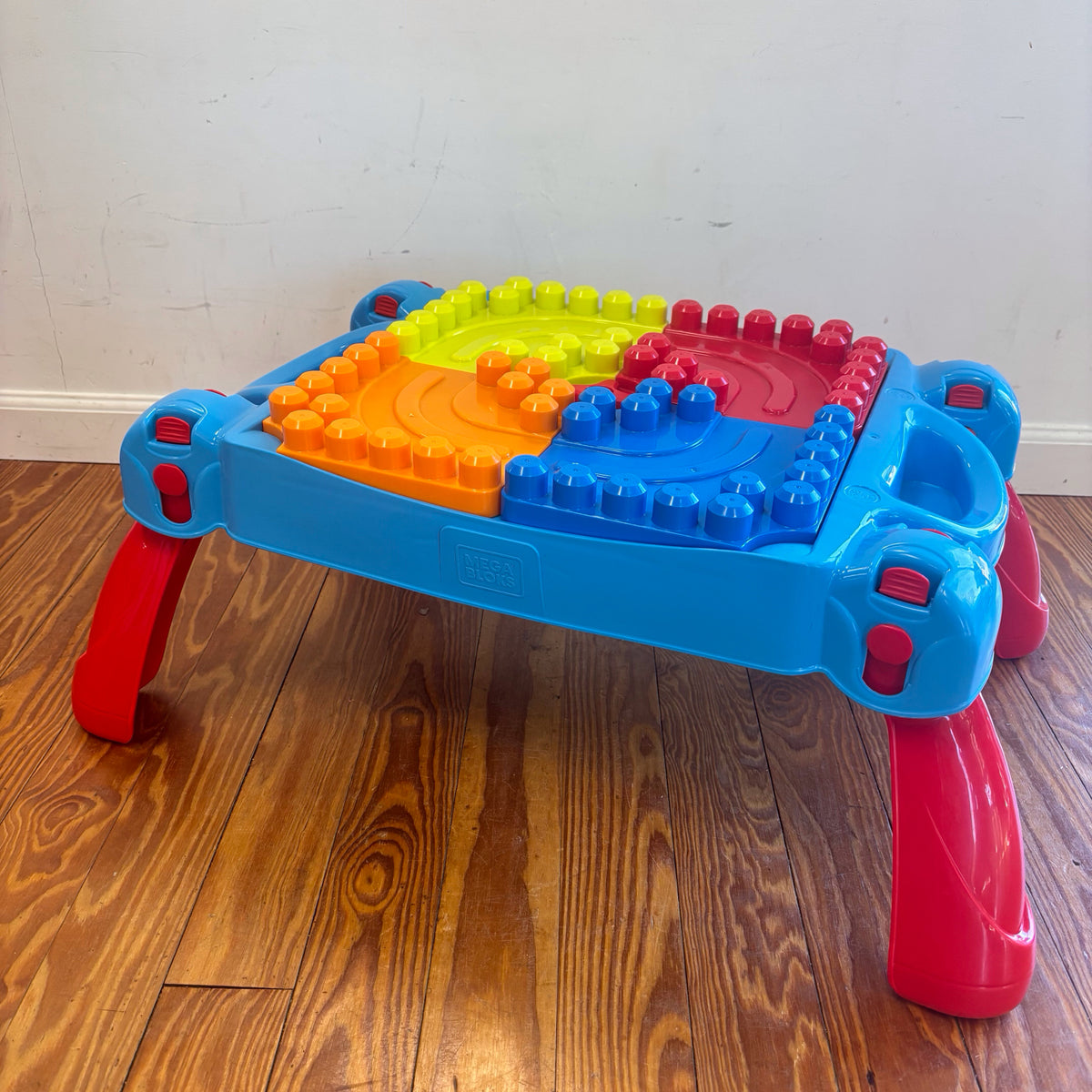 Megablock Table