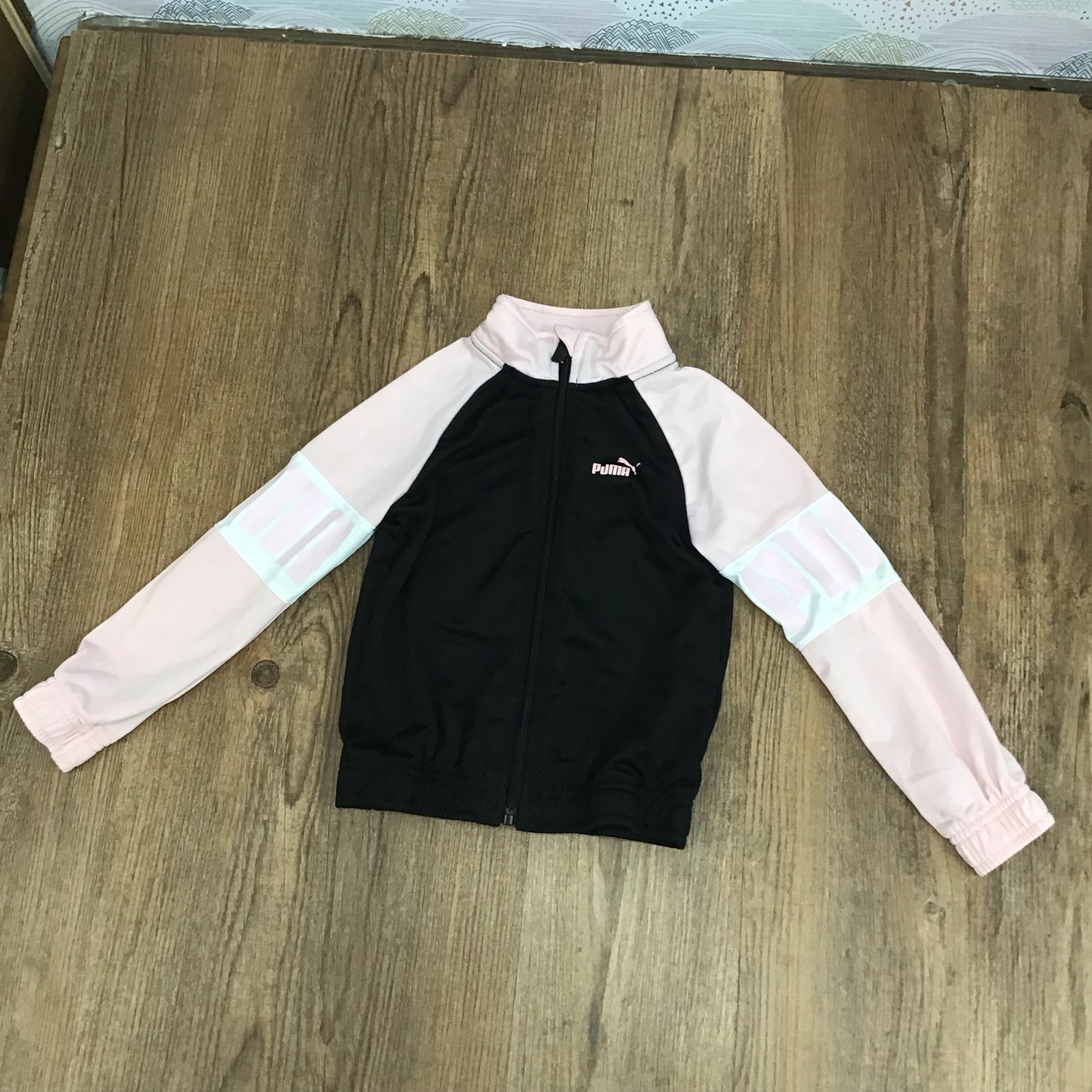 Puma 2-Piece Outfit Size 4T