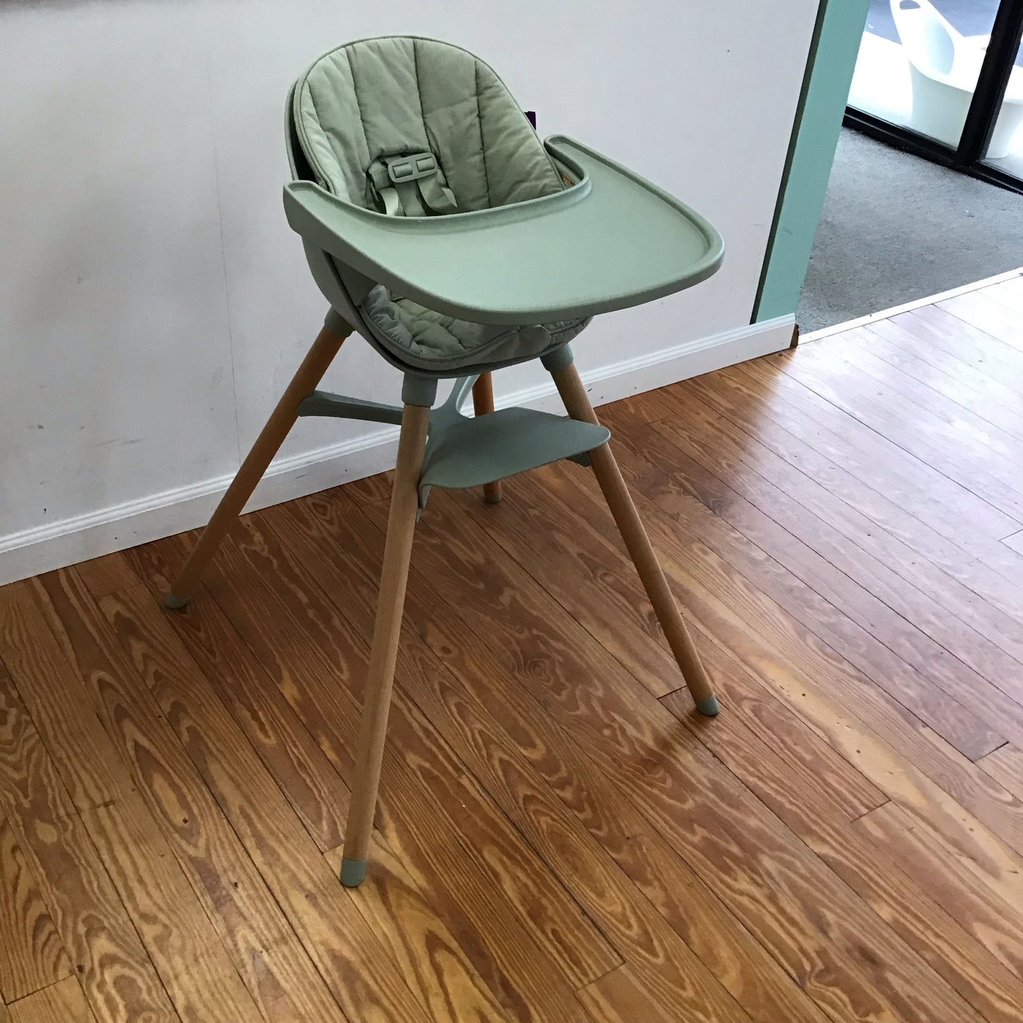 Lalo Sage High Chair With Infant Insert - This Item Doed Not Ship