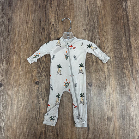 Kate Quinn Infant Size 0-3 Month Sleeper/Gown