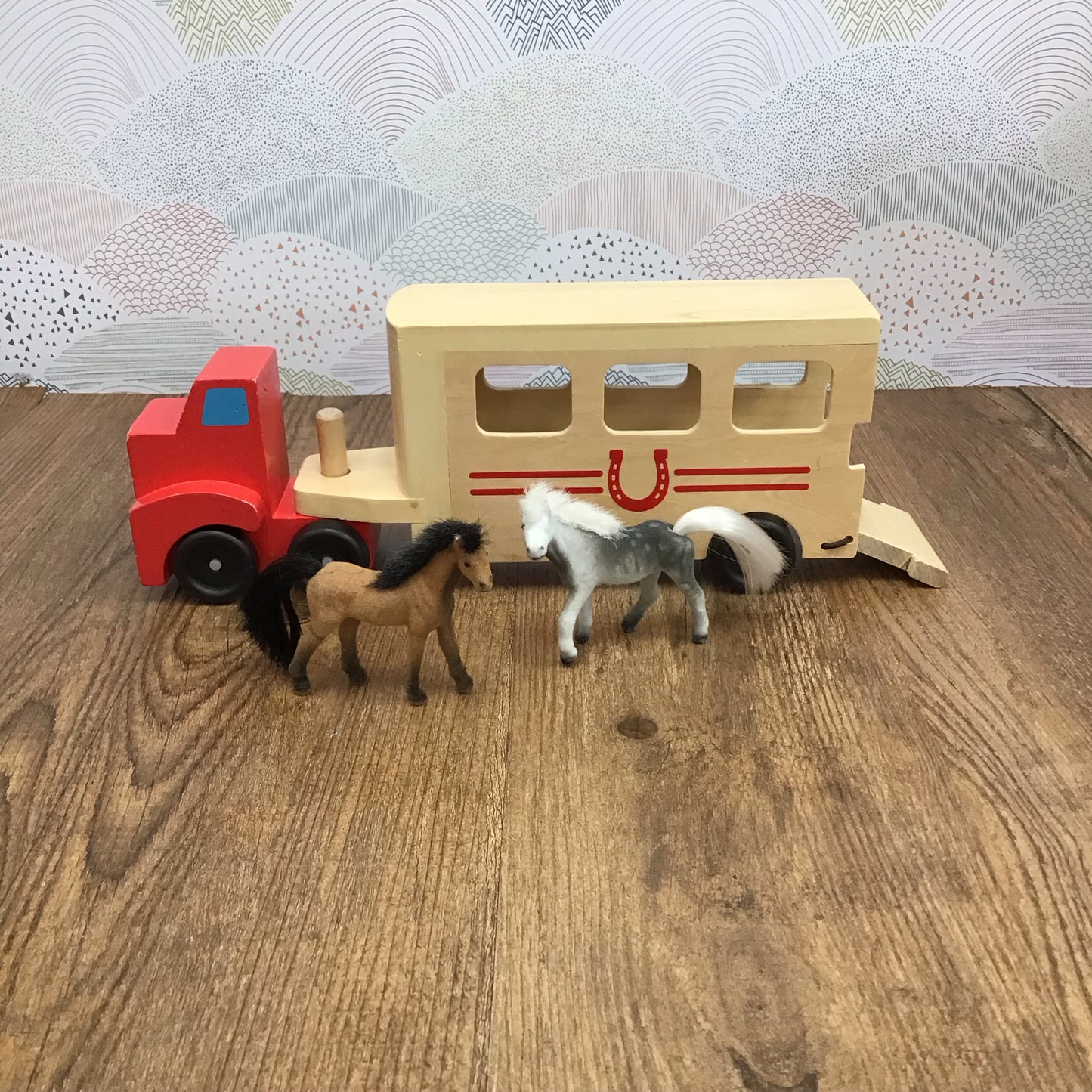 Melissa & Doug Wood Truck And Horse Trailer With 2 Horses