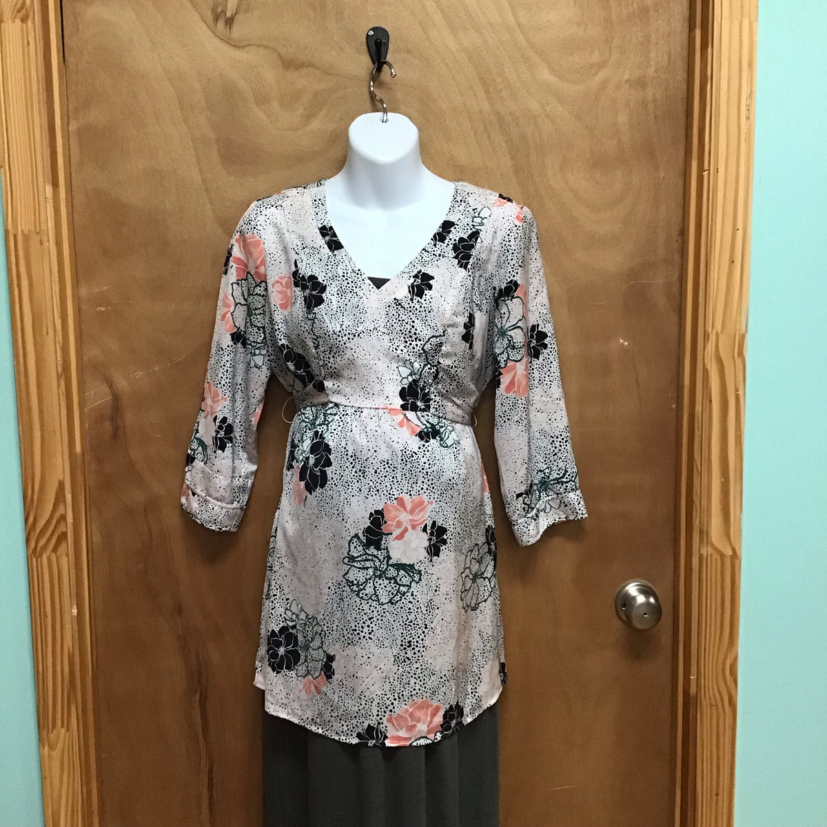 Pea in the Pod Maternity Size Large Blouse