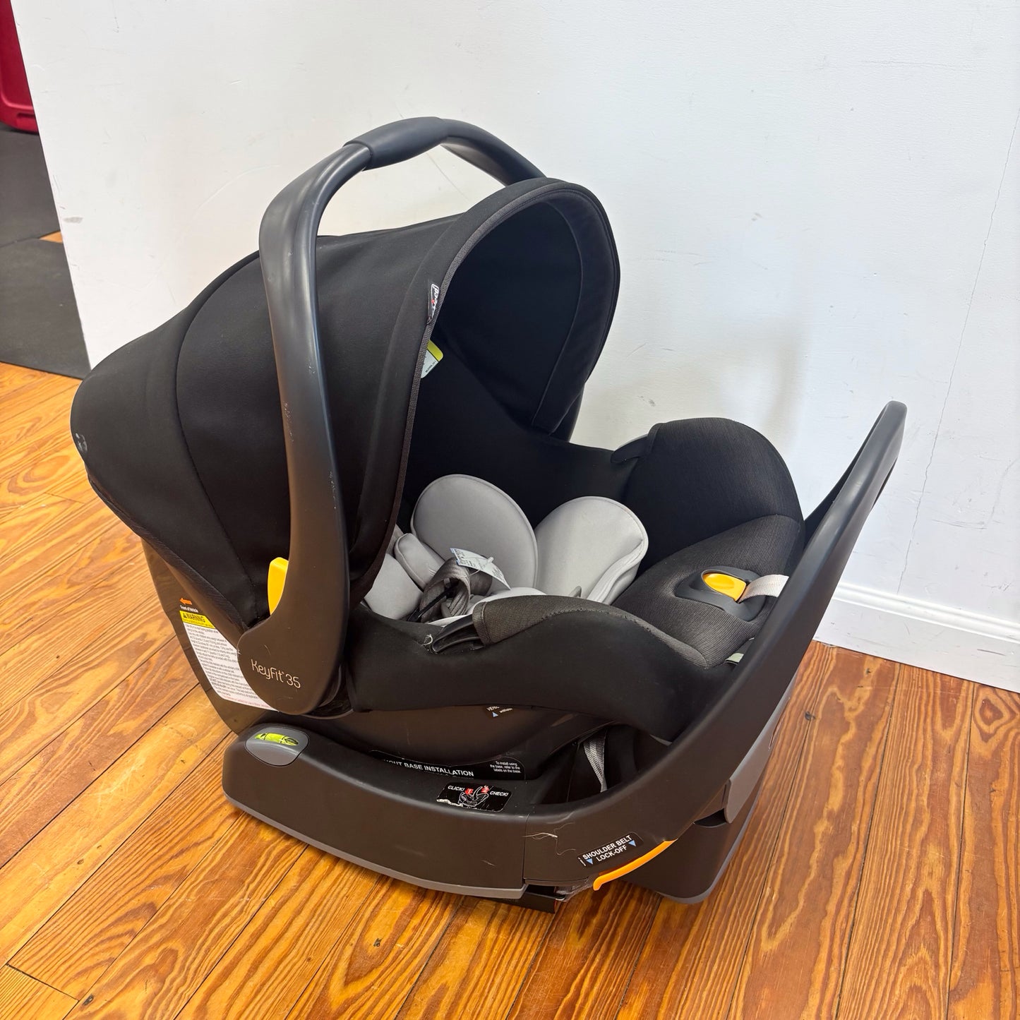 Chicco Key Fit 35 Expires December 2030