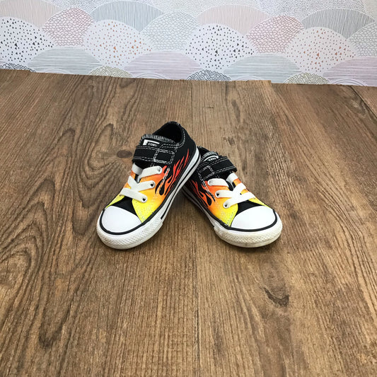 Converse Size 6 Athletic Shoes