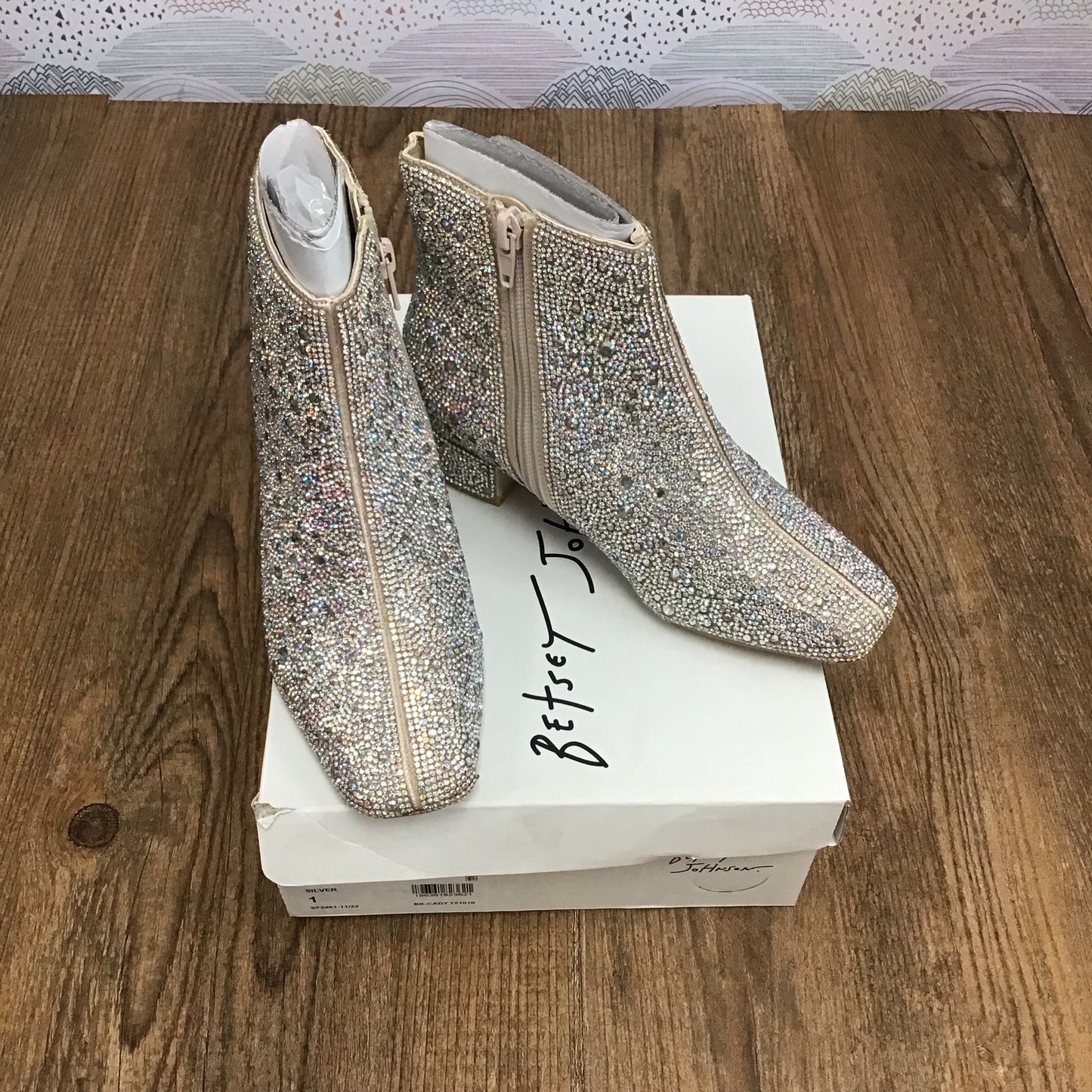 Betsy Johnson Boots Kids Size Youth 1 NEW