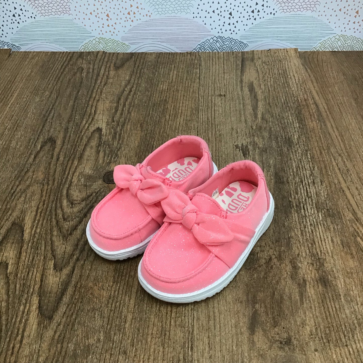 Kids Size 6 Hey Dude Shoes