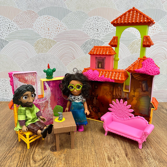 Encanto Playset With Bruno & Mirabel DOES NOT SHIP