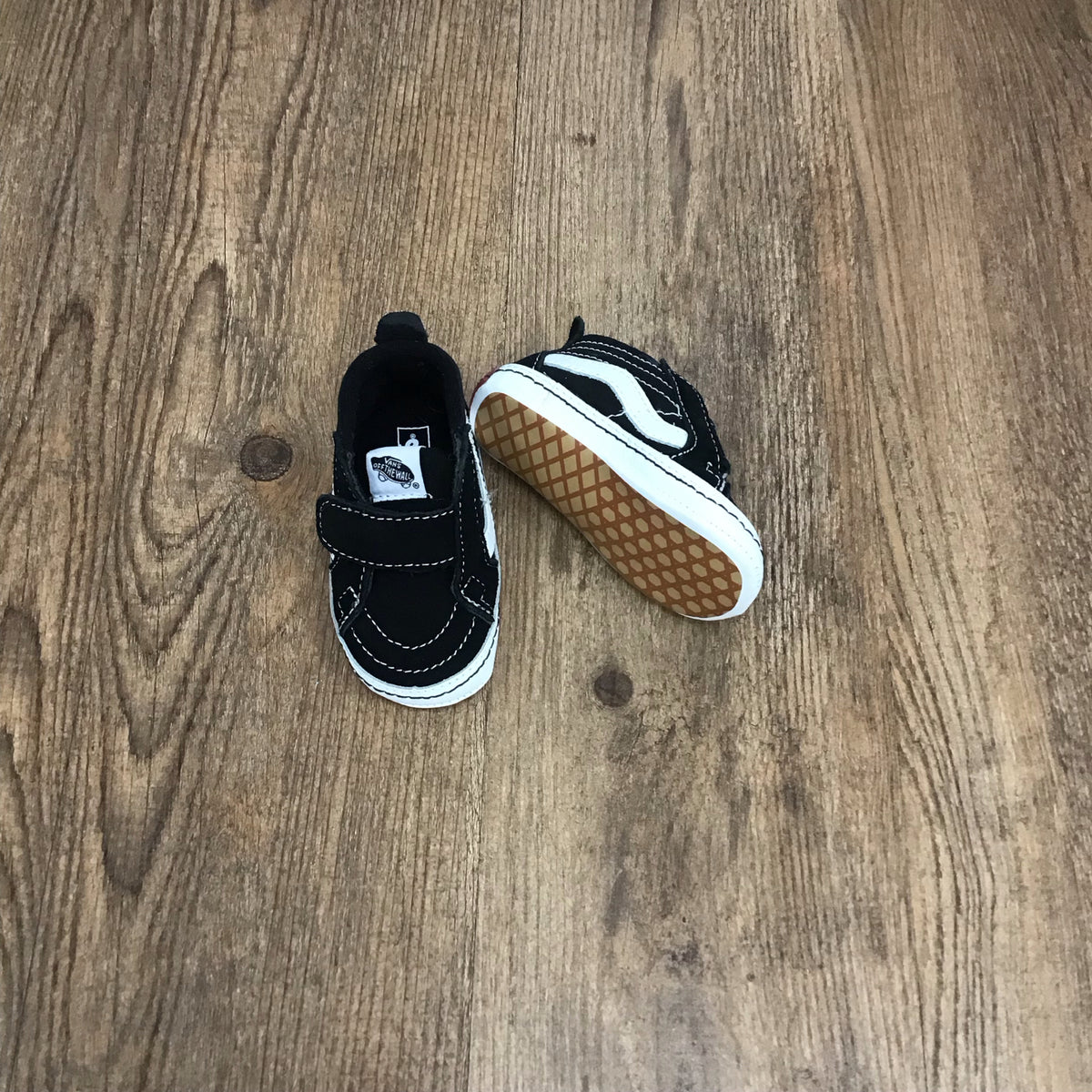Size 4 Vans Soft Side Leather Shoes