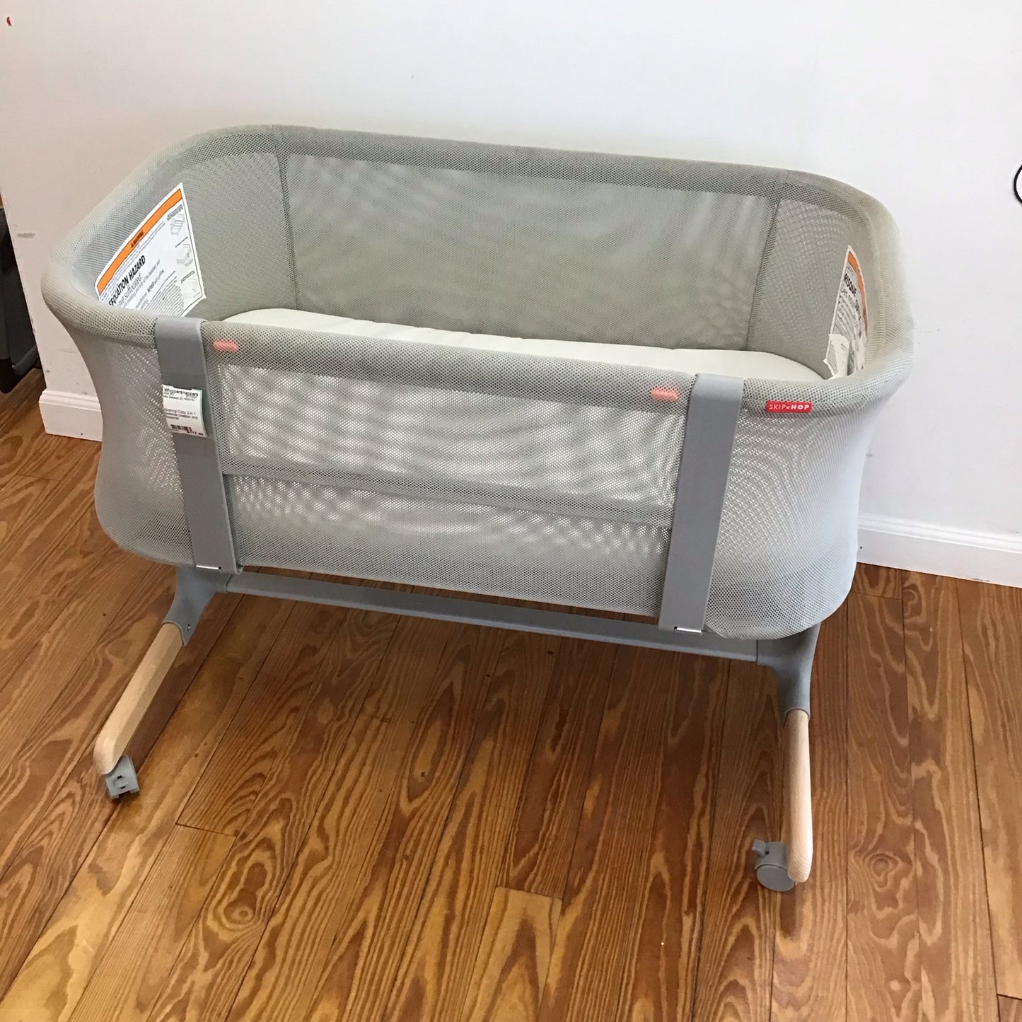 Skiphop Cozy 2 in 1 Bedside Sleeper and Bassinet - This Item Does NOT Ship
