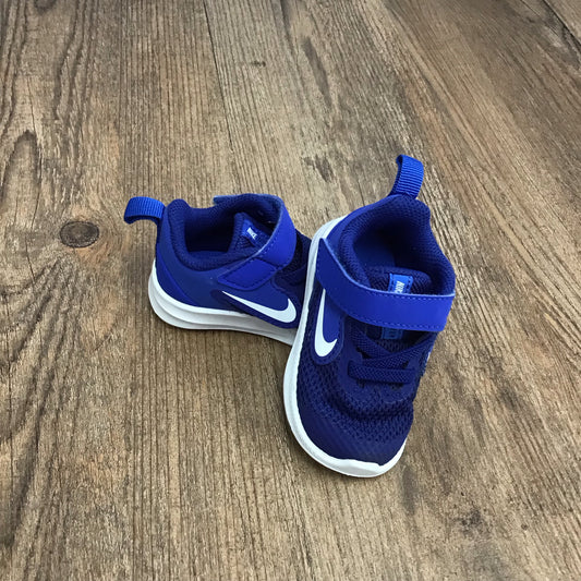Nike Athletic Shoes Size 3