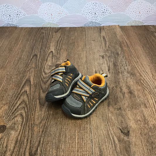 Stride Rite Size 4 Athletic Shoes