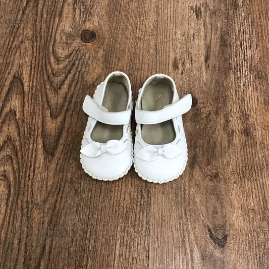 Kids Size 4 White L'Amour Soft Side Leather Shoes