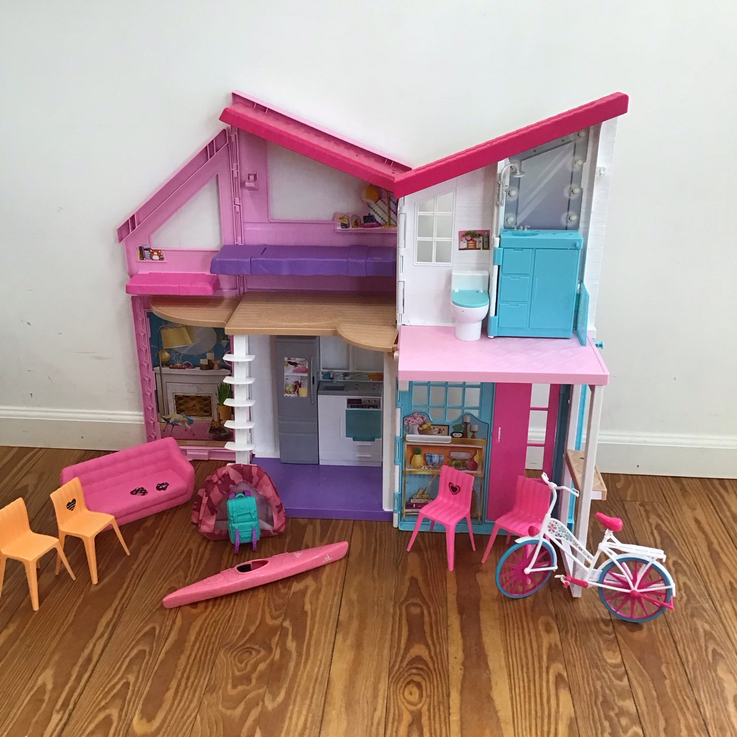Barbie Malibu Beach House - This Item Does NOT Ship