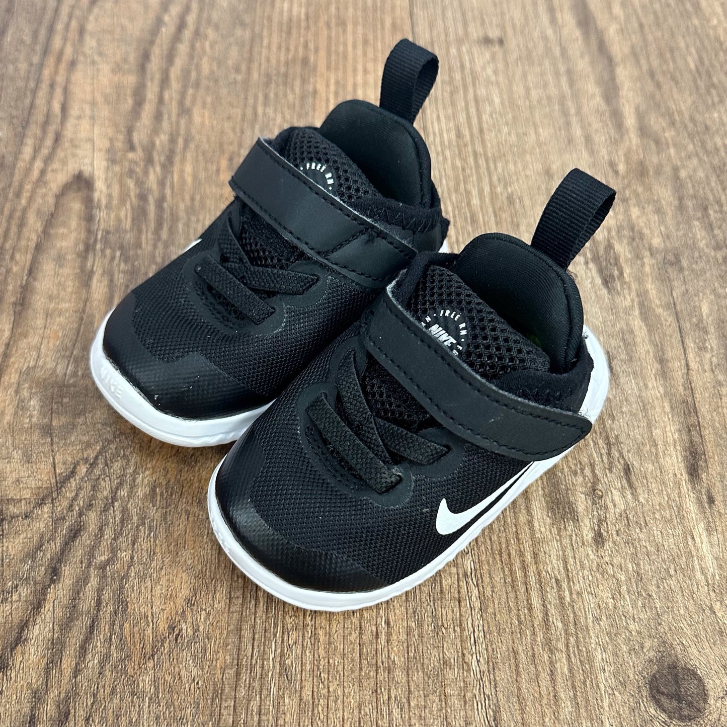 Nike Size 3c Athletic Shoes