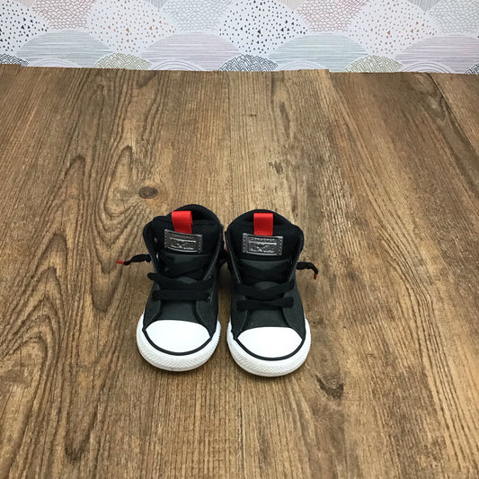 Size 6 Converse Athletic Shoes