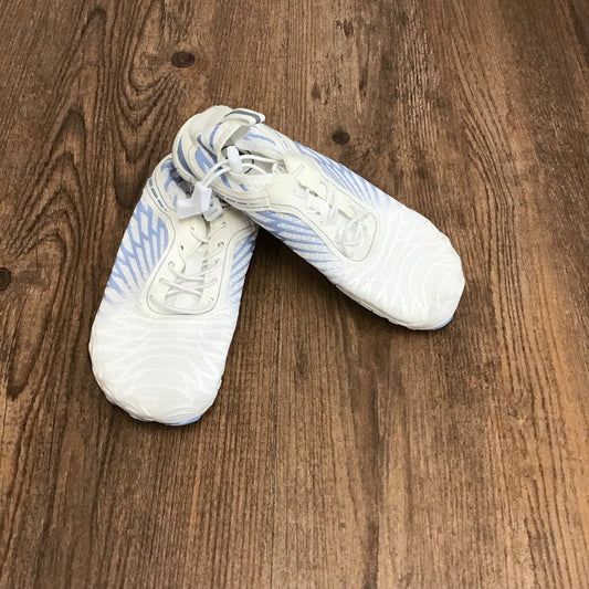HF ergonomic Sizes 5 Athletic Shoes