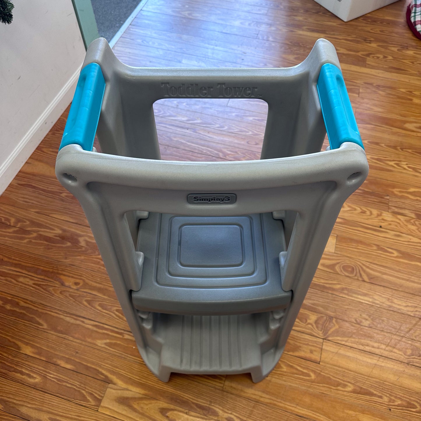 Toddler Tower "Dosen't Ship" Local Pickup Only