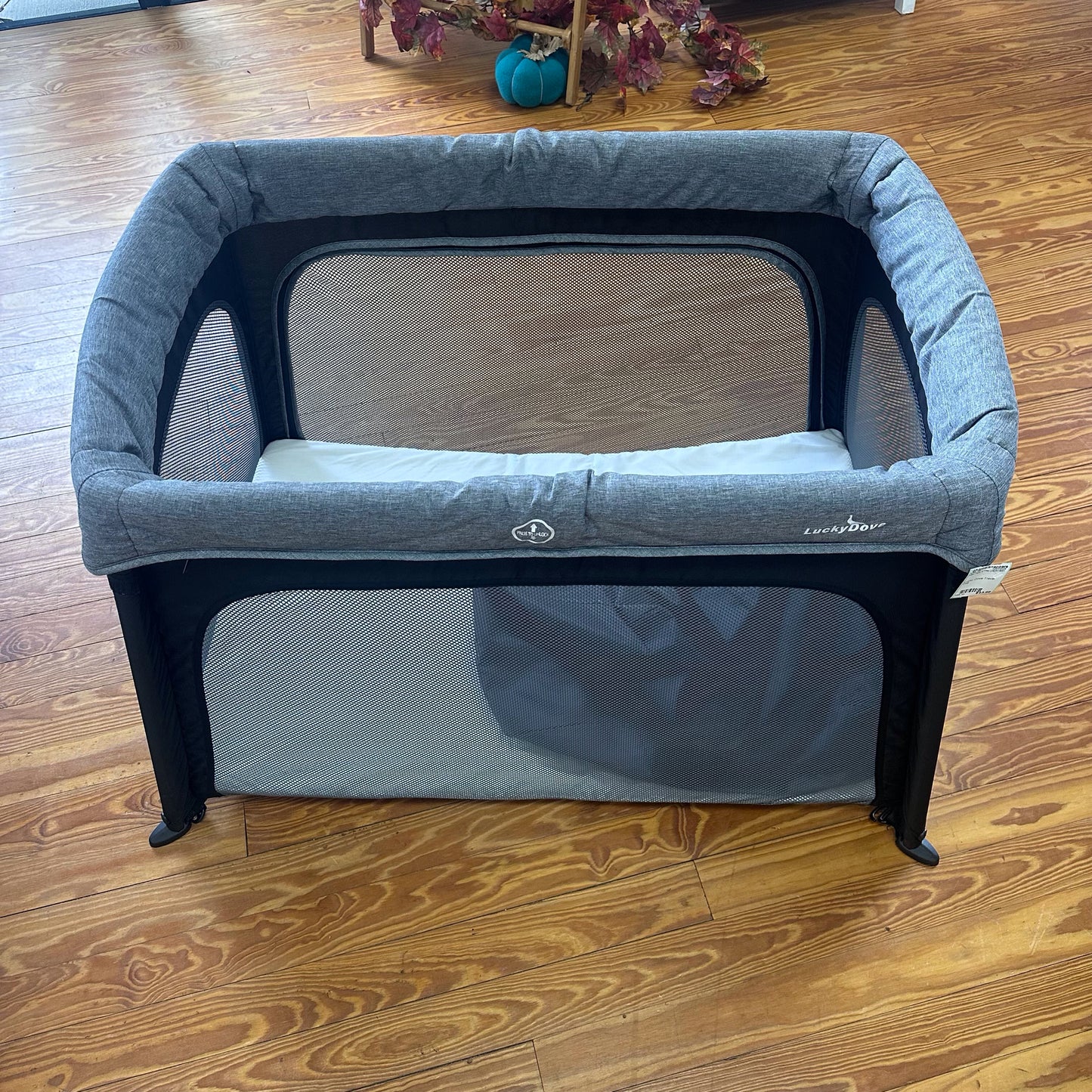 Lucky Dove Pack N Play "Dosen't Ship" Local Pickup Only