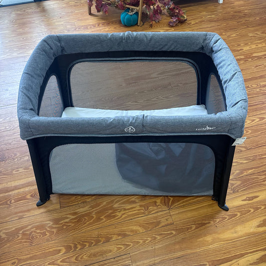 Lucky Dove Pack N Play "Dosen't Ship" Local Pickup Only