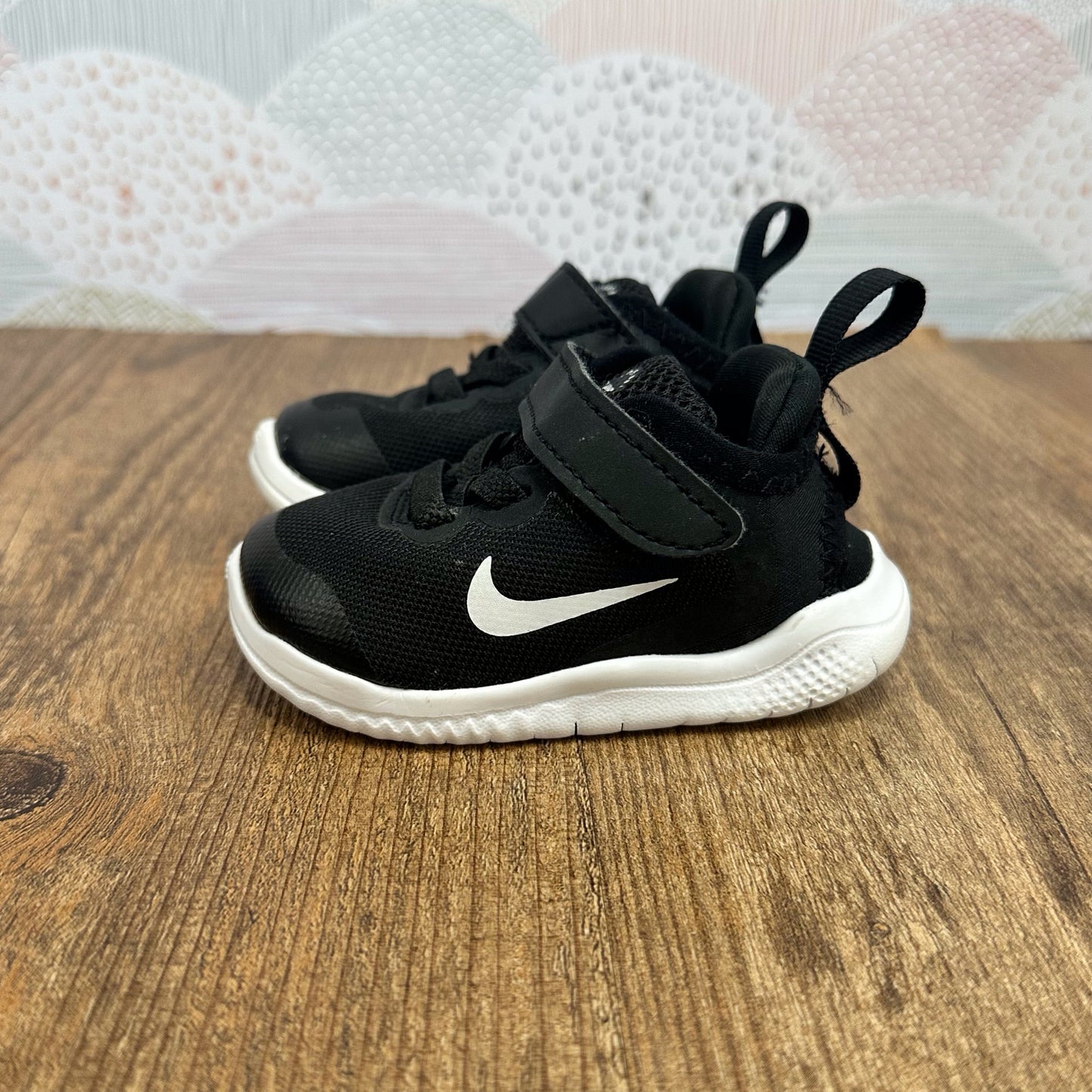 Nike Size 3c Athletic Shoes