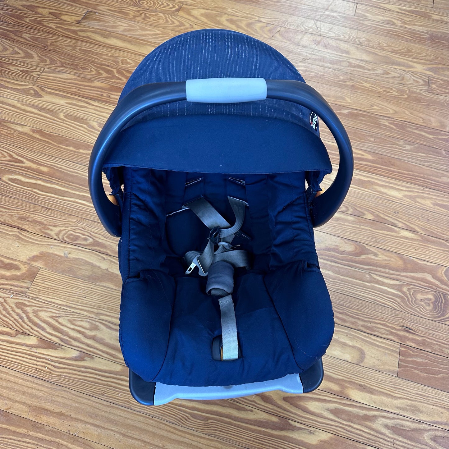 Chicco Key Fit 30 Carseat "Dosen't Ship" Local Pickup Only