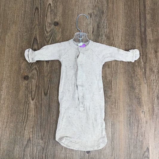 Goumi Size 0-3 Month Sleeper/Gown