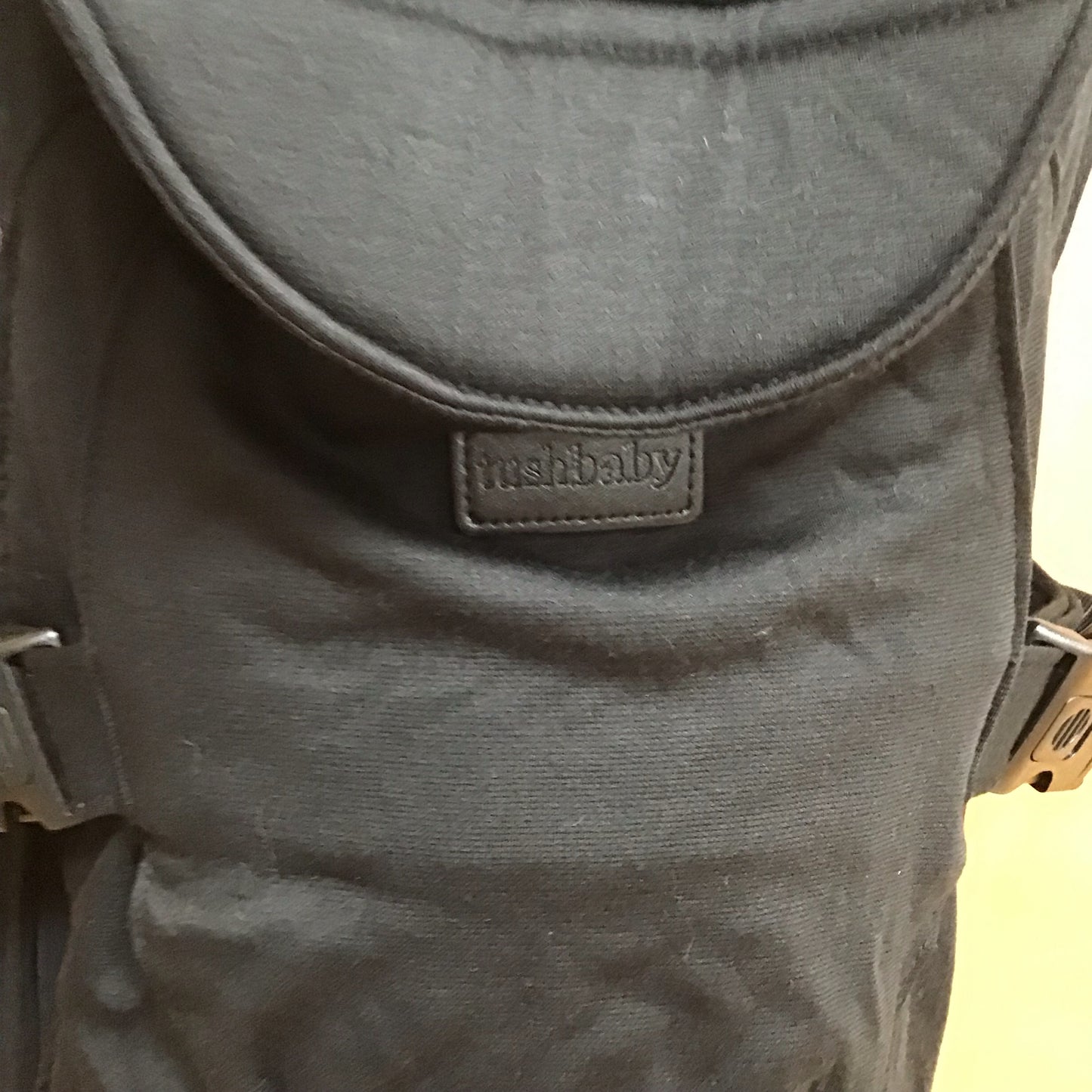 Snug carrier TushBaby