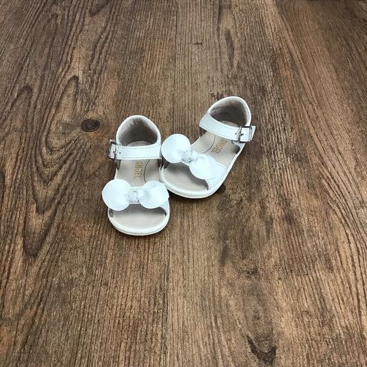 Kids Size 2 White Angel Sandals