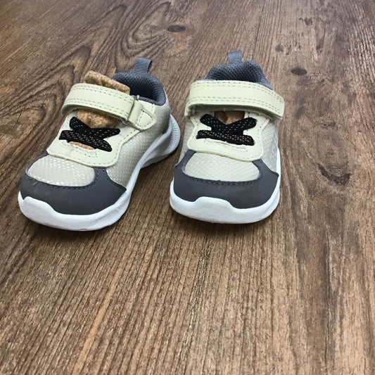 Osh Kosh Sneakers Size 4