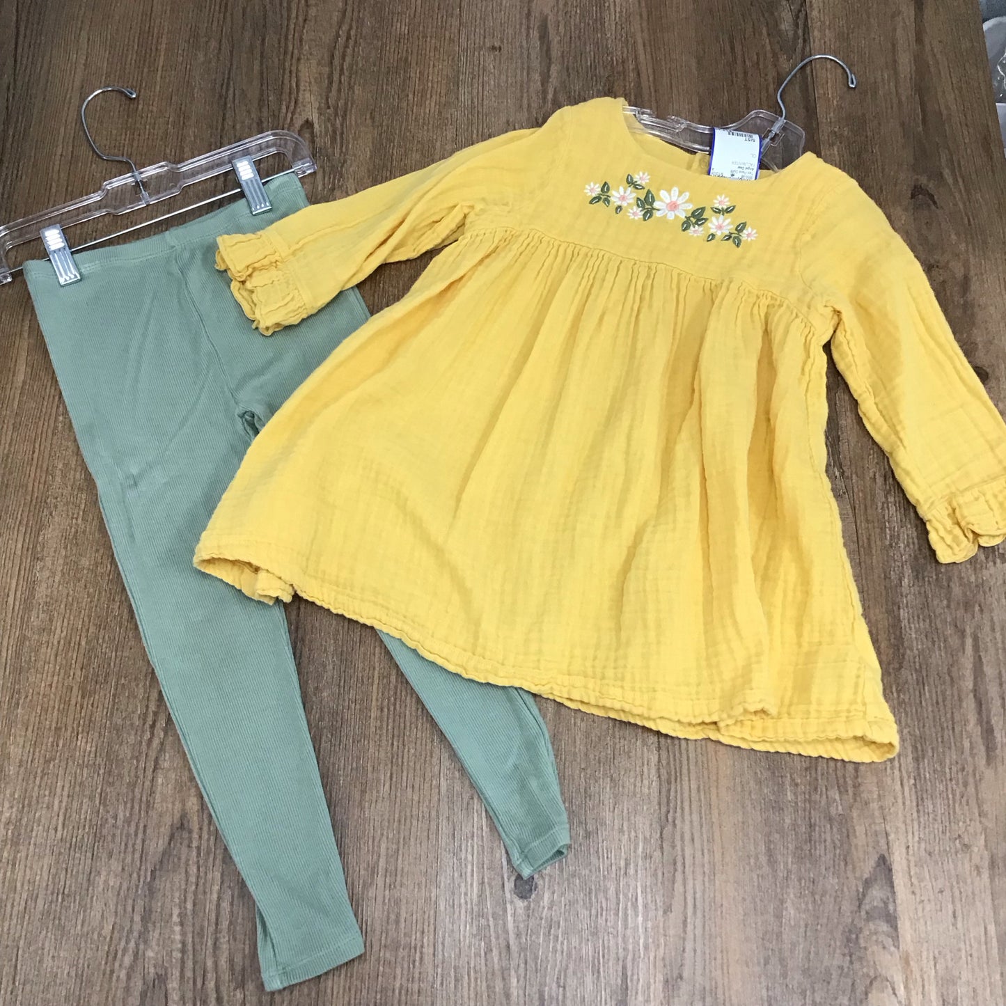 Angel Dear Kids Size 5/5T Two Piece Outfit