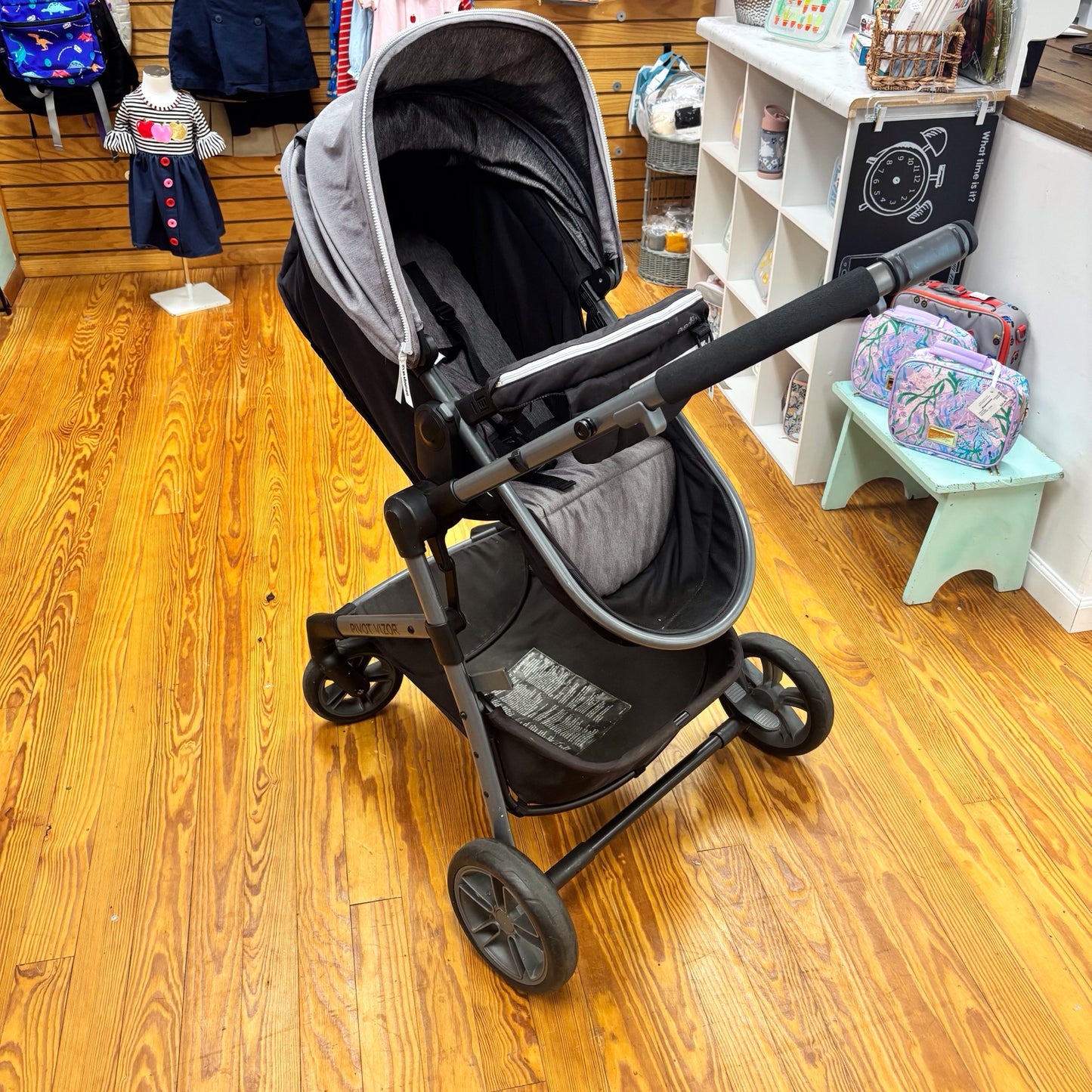 Pivot Single Stroller