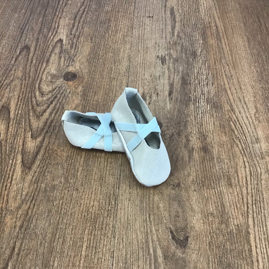 Size 2 Silver Glitter Soft Side Leather Shoes