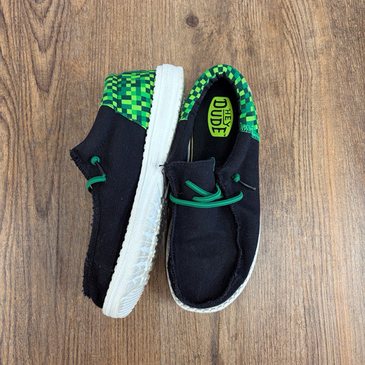 Sizes 4 Youth Hey Dude Athletic Shoes
