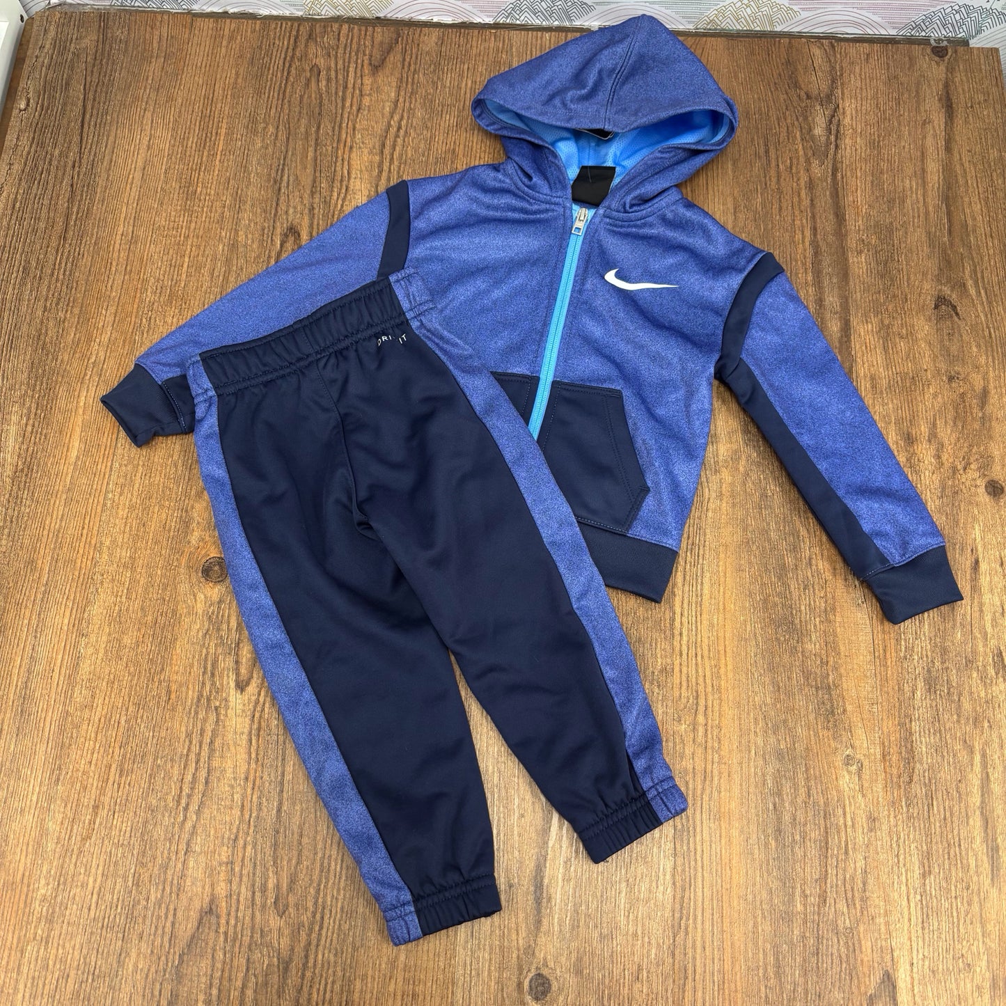 Nike Kids Size 2T Two Piece Outfit