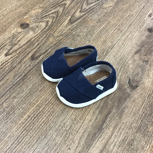 TOMS Size 2