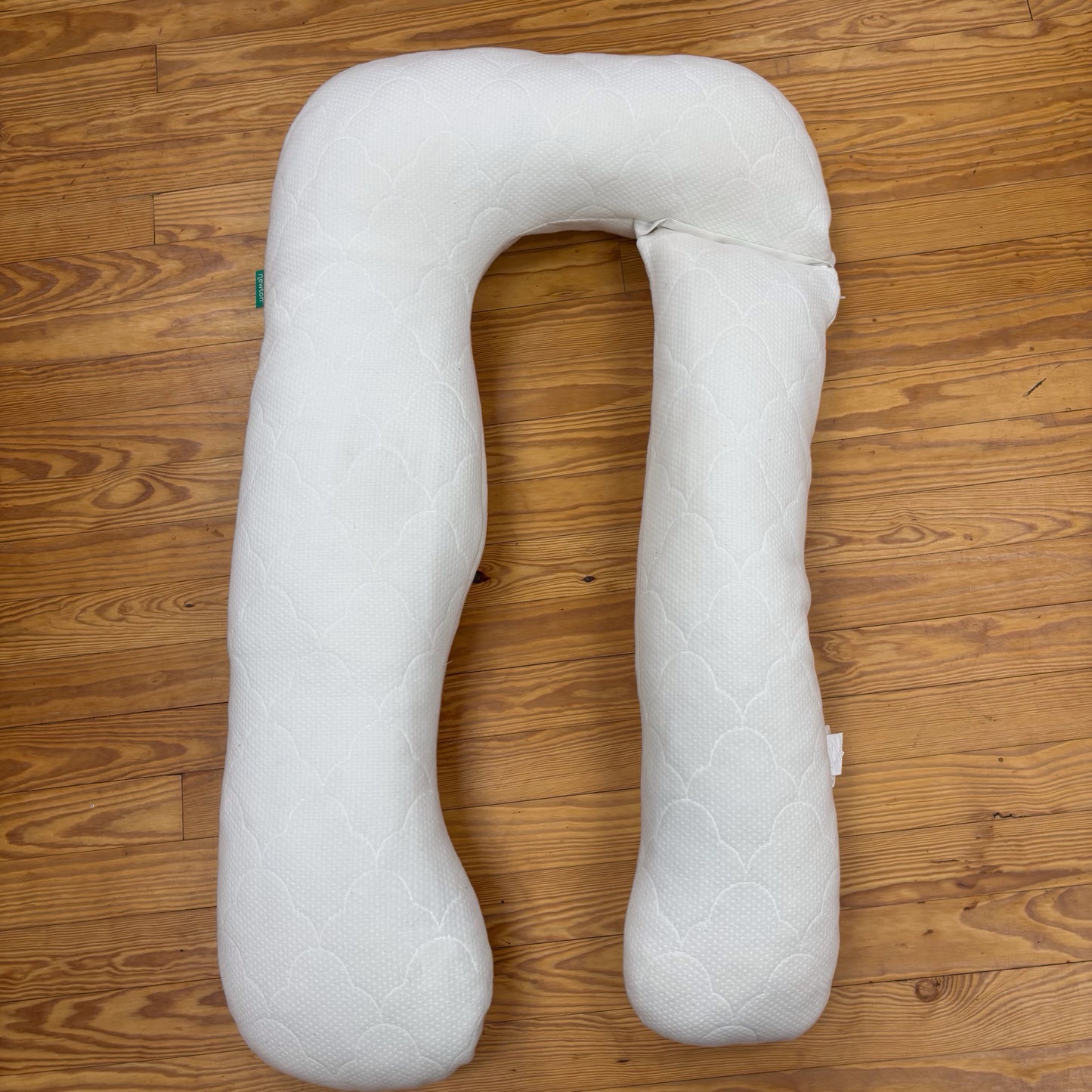 Newton Pregnancy Pillow DOES NOT SHIP