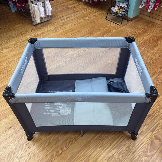 Dream On Me Crib "Dosen't Ship" Local Pickup Only