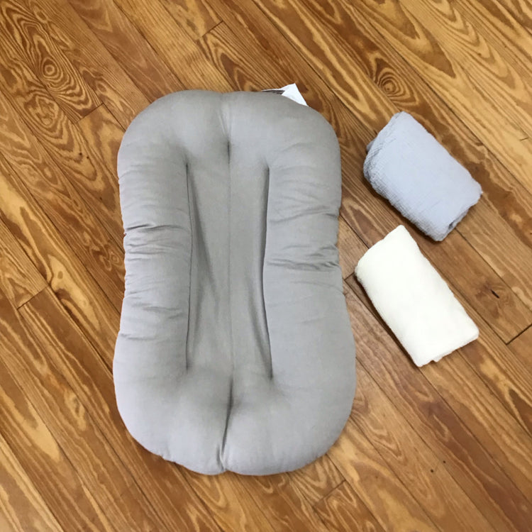 Snuggle Me Infant Lounger With 2 Covers (yellow And Grey)